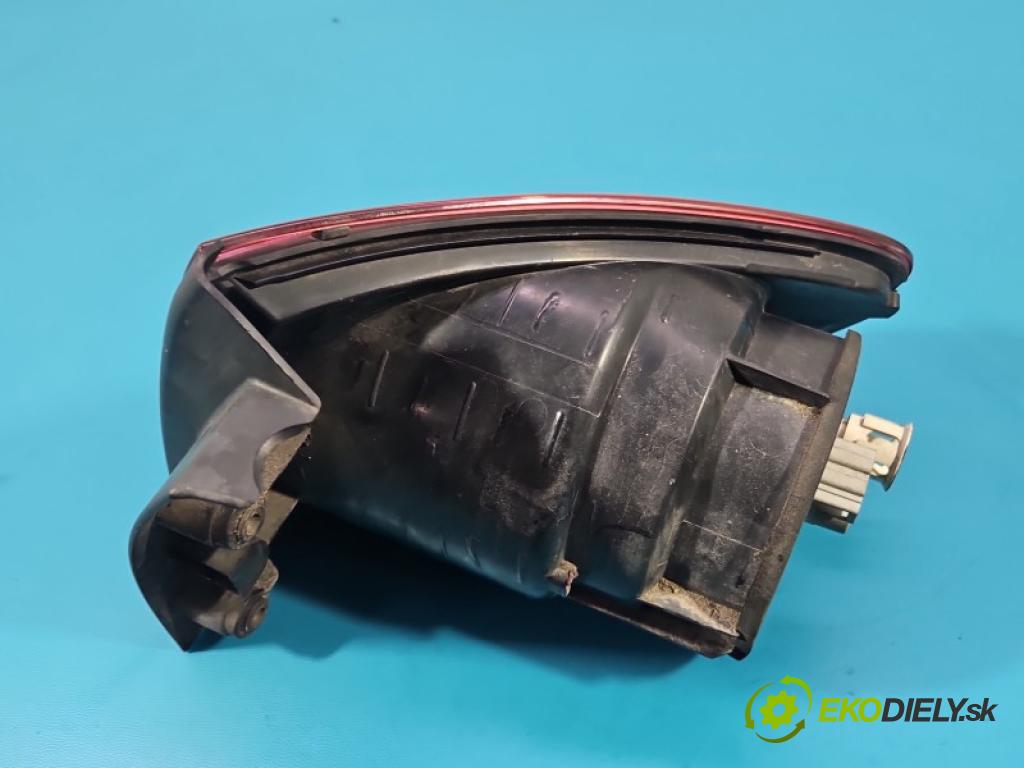 Seat Altea 1.9 tdi BKC 105 HP manual 77 kW 1896 cm3 5- svetlo / reflektor zadné ľavé blatník