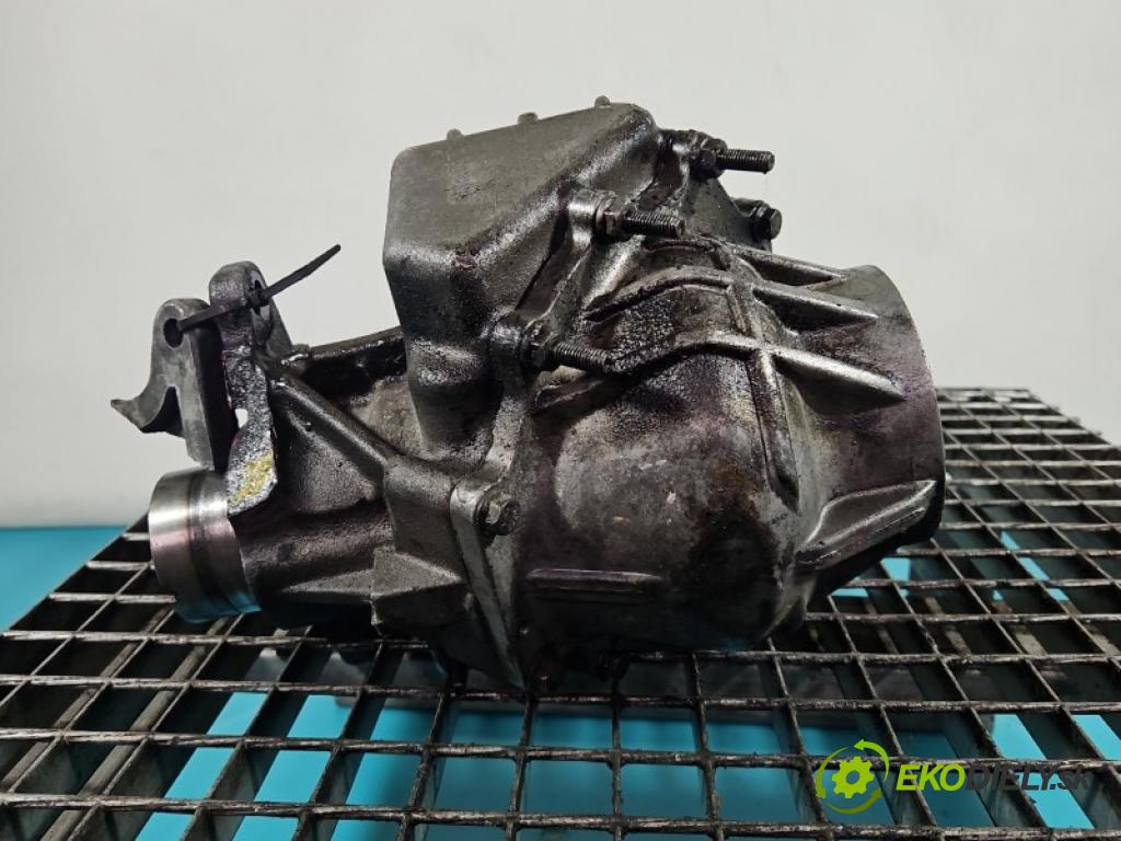 Volvo XC90 I 2002-2014 2.4 D5 163 hp automatic 120 kW 2401 cm3 5- Redukce: 1023808