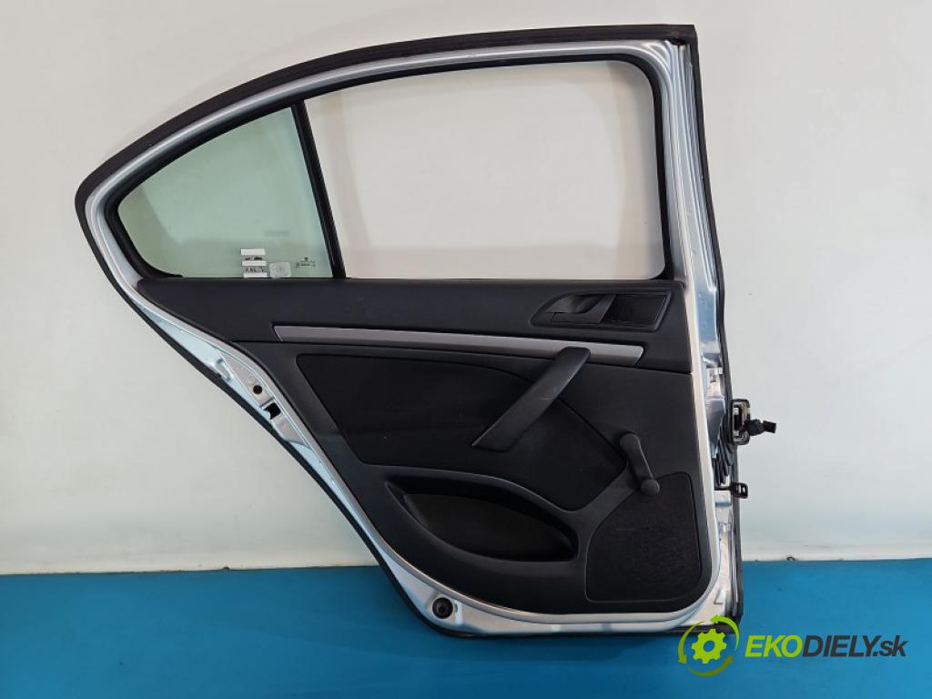 Skoda Octavia II 2004-2013 1.6 8V 102 HP manual 75 kW 1595 cm3 5- dvere zadné ľavé  (Kľučka dverí ostatné)