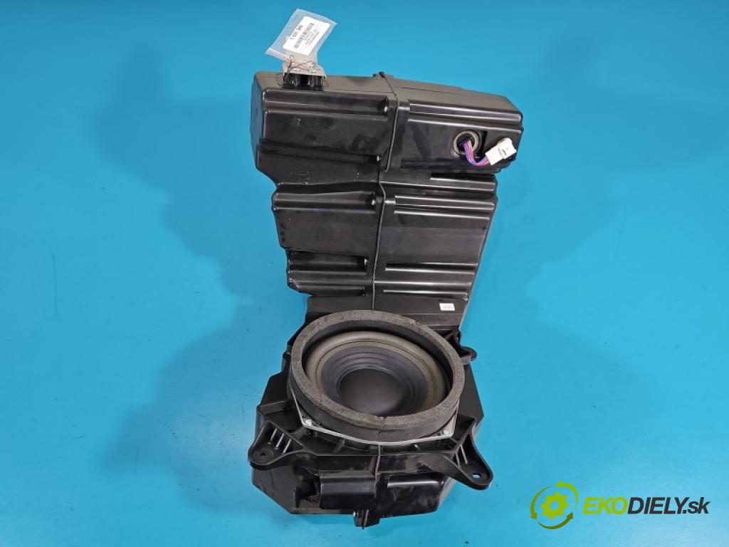 Lexus RX III 2008-2015 3.5 V6 277KM: automatic 204 kW 3456 cm3 5- Subwoofer: 86160-0E180 (Audio zariadenie)