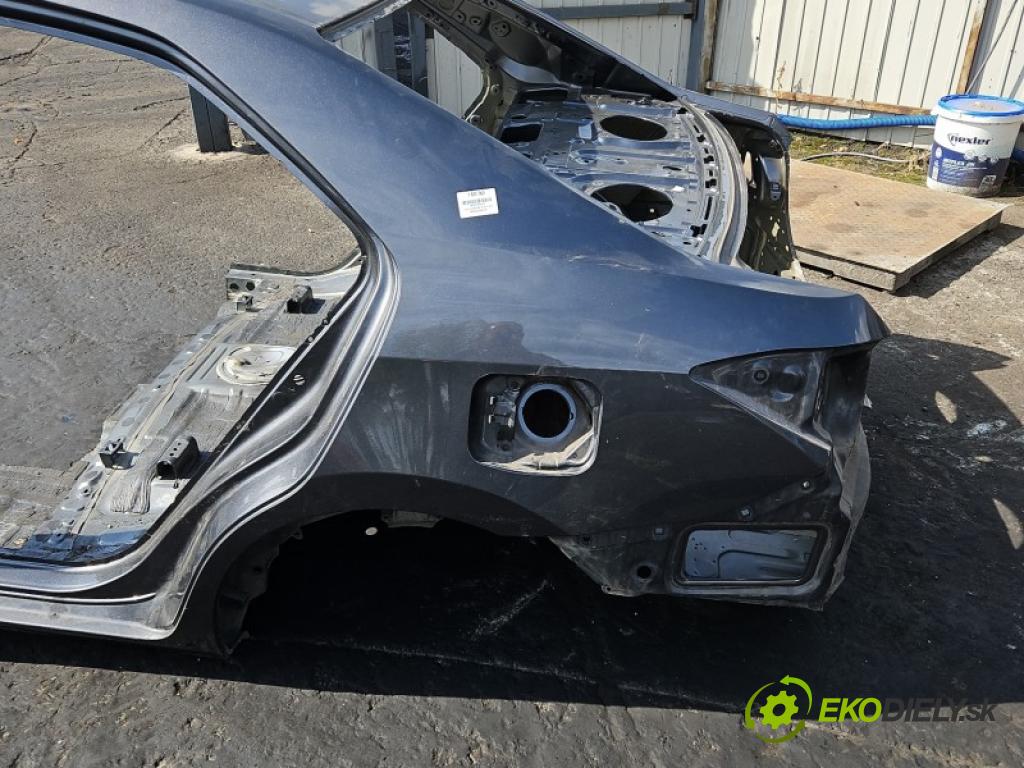 Toyota Corolla E16/E18  2013-2019 1.6 16V 132 hp manual 97 kW 1598 cm3 4- blatnik zadní levý 