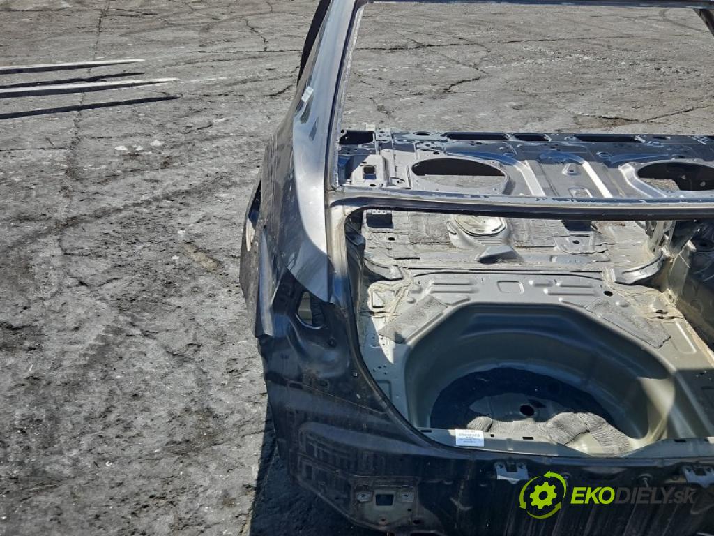 Toyota Corolla E16/E18  2013-2019 1.6 16V 132 hp manual 97 kW 1598 cm3 4- blatnik zadní levý