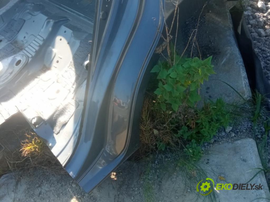 Toyota Corolla E16/E18  2013-2019 1.6 16V 132 hp manual 97 kW 1598 cm3 4- blatnik zadní levý