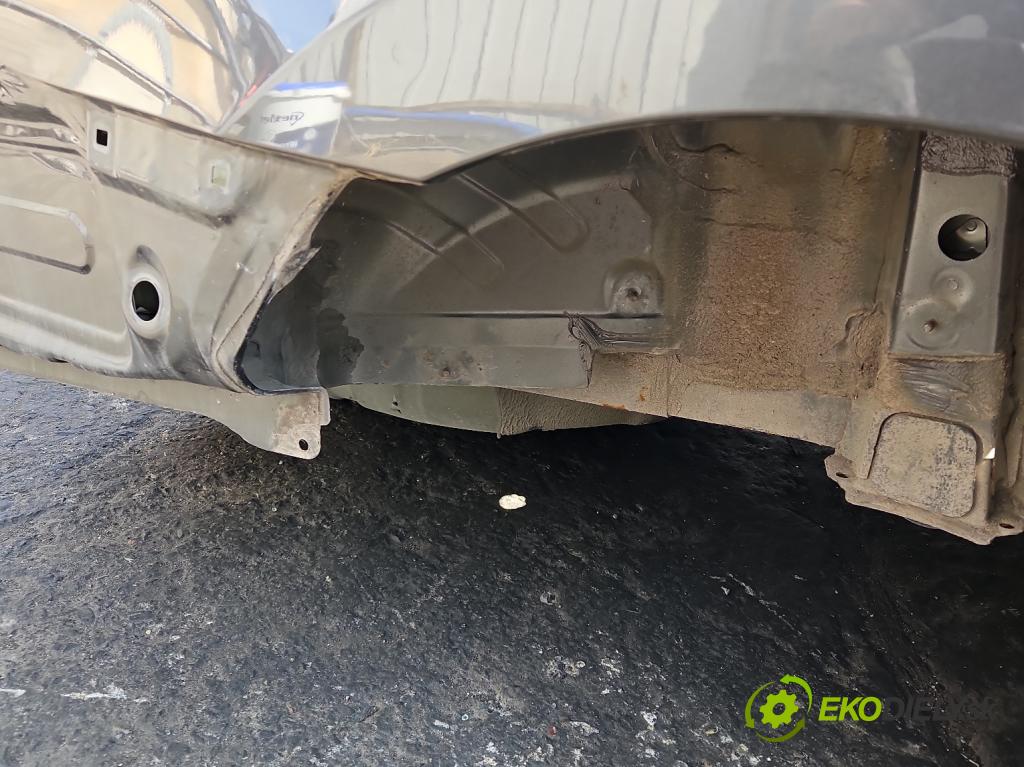 Toyota Corolla E16/E18  2013-2019 1.6 16V 132 hp manual 97 kW 1598 cm3 4- blatnik zadní pravý