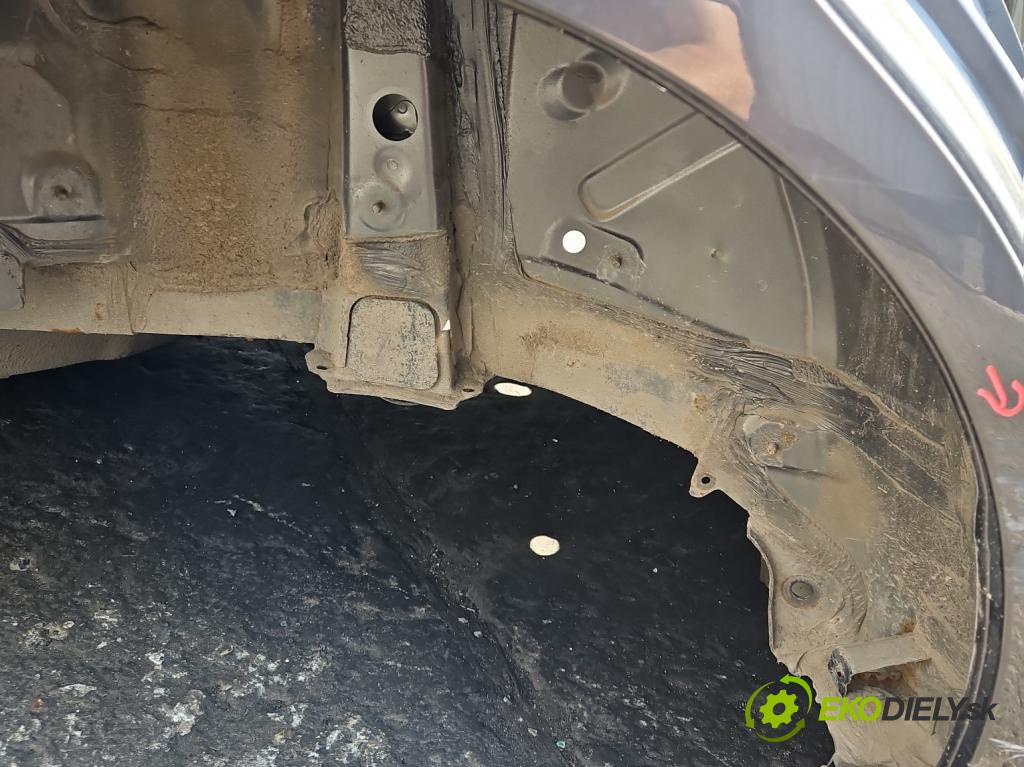 Toyota Corolla E16/E18  2013-2019 1.6 16V 132 hp manual 97 kW 1598 cm3 4- blatnik zadní pravý
