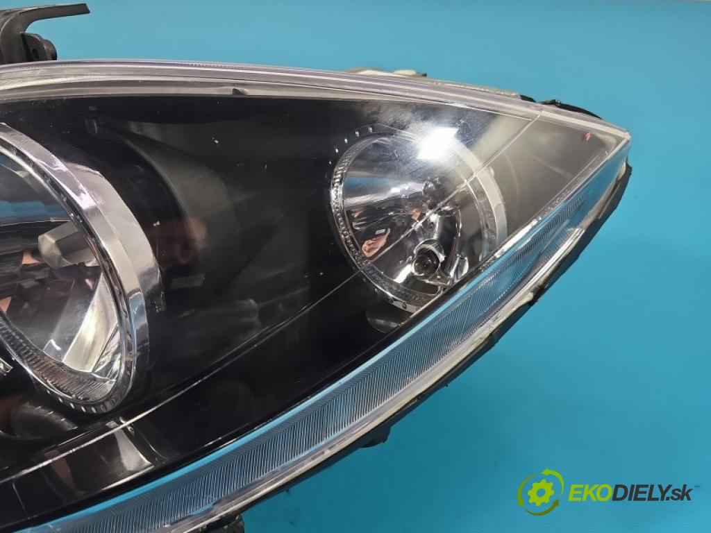 Seat Altea 1.9 tdi BKC 105 hp manual 77 kW 1896 cm3 5- světlo levý  (Klika dveří ostatní)