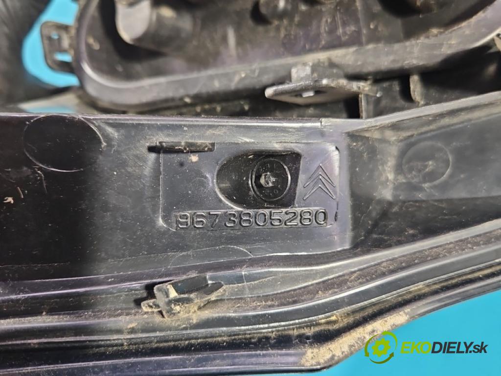 Citroen C3 II 2009-2016 1.4 16V 95 HP automatic 70 kW 1397 cm3 5- svetlo / reflektor zadné pravé blatník 9673805280