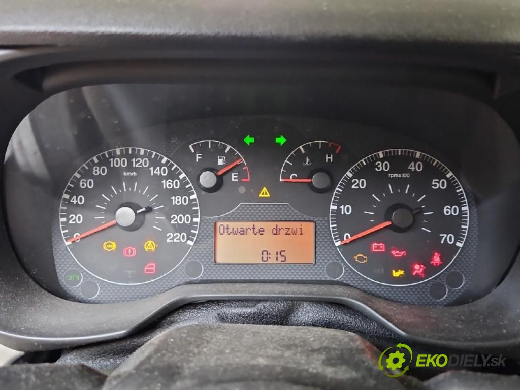 Fiat Punto Grande 1.4 16V 95 hp manual 70 kW 1368 cm3 3- Přístrojová deska 51718552 (Přístrojová deska)