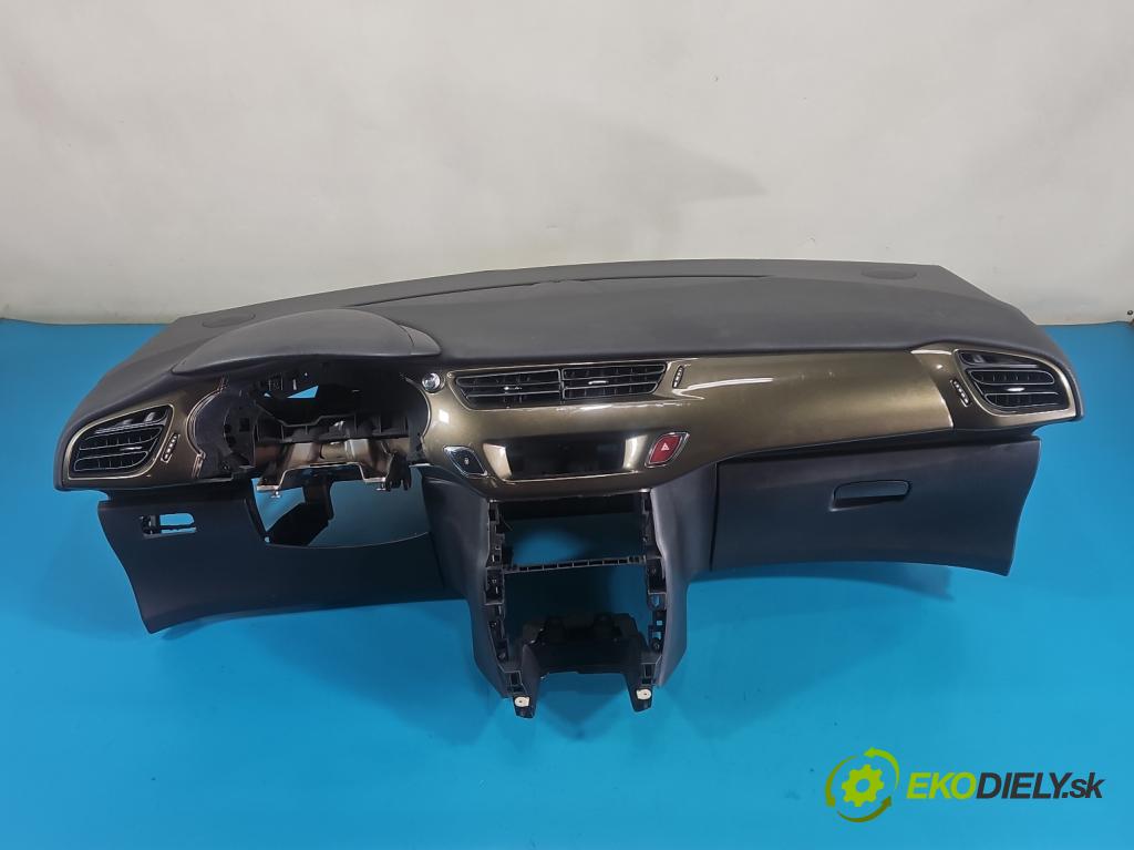 Citroen C3 II 2009-2016 1.4 16V 95 HP automatic 70 kW 1397 cm3 5- kokpit,pristrojová doska rozdeľovacia 