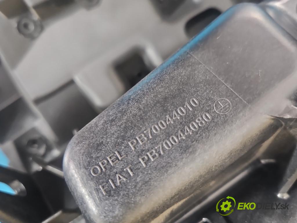 Fiat Punto Grande 1.4 16V 95 hp manual 70 kW 1368 cm3 3- kokpit,přistrojova deska