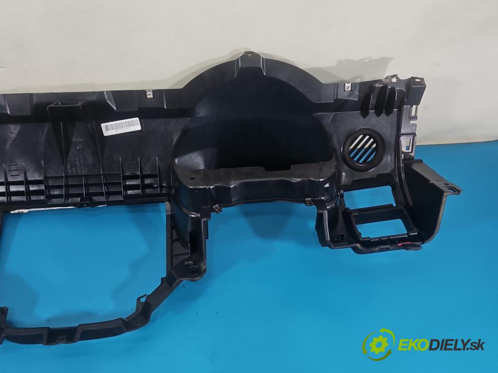 Ford Kuga Mk1 2008-2013 2.0 TDCI 163 hp automatic 120 kW 1997 cm3 5- kokpit,přistrojova deska