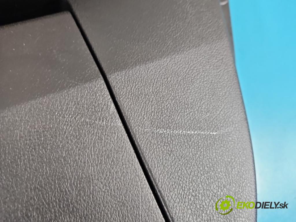 Lexus RX III 2008-2015 3.5 V6 277KM: automatic 204 kW 3456 cm3 5- Čalounictví: dvere predné pravé