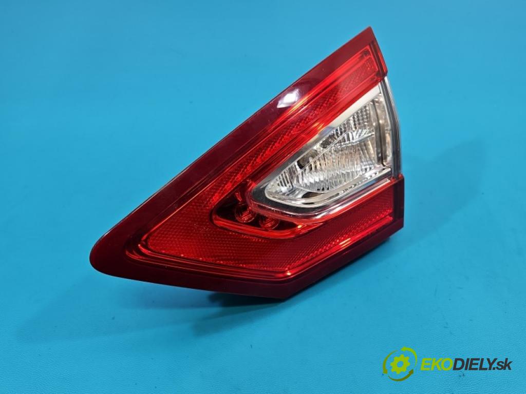 Ford Mondeo Mk5 2014-2022 2.0 tdci 150 HP manual 110.3 kW 1997 cm3 5- svetlo / reflektor zadné pravé kufrové dvere DS73-13A602-JE