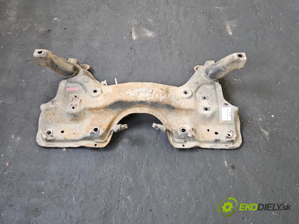Fiat Punto Grande 1.4 16V 95 hp manual 70 kW 1368 cm3 3- výztuha motoru 