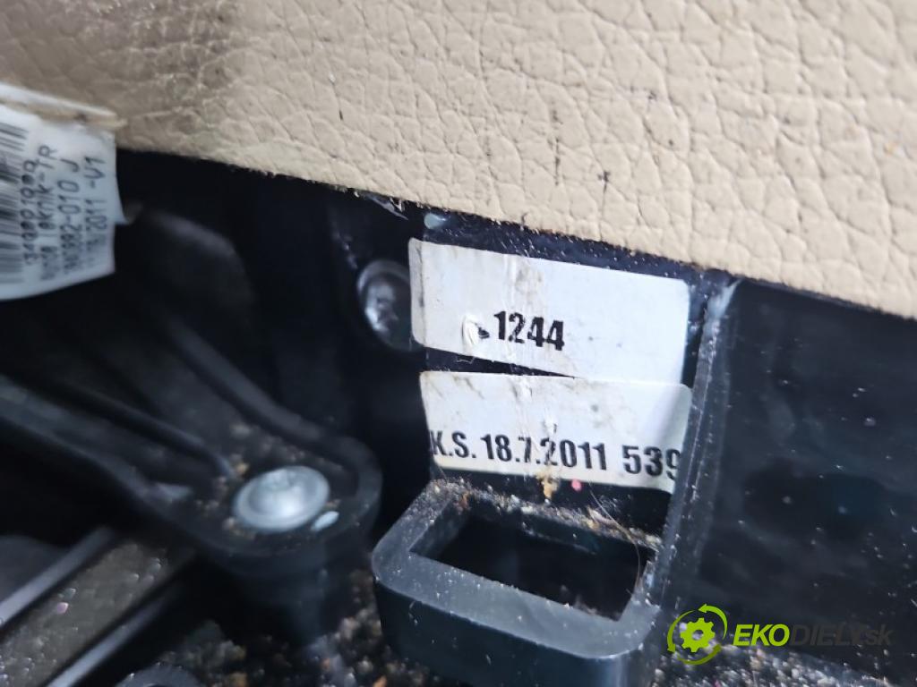 Bmw 5 F10 2010-2017 3.0d 204 hp manual 150 kW 2993 cm3 4- loketní opěrka 72458410 (Loketní opěrka)