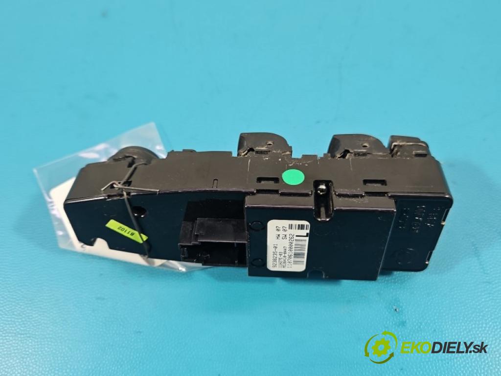 Bmw 5 F10 2010-2017 3.0d 204 hp manual 150 kW 2993 cm3 4- Přepínač oken zpětných zrcátek 9238235-01