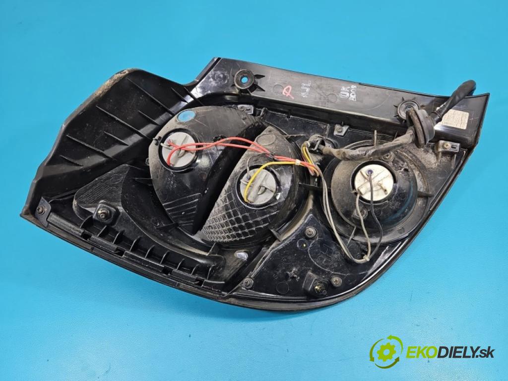 Chevrolet Aveo T300 2011-2014 1.2 16V A12XER: 86 HP manual 63 kW 1229 cm3 5- svetlo / reflektor zadné pravé blatník