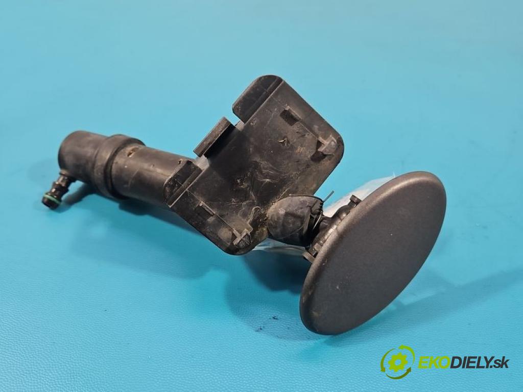 Seat Altea 2.0 TFSI 200 hp manual 147 kW 1984 cm3 5- ostřikovač reflektor: levý 5P8807751 (Motorek ostřikovačů)