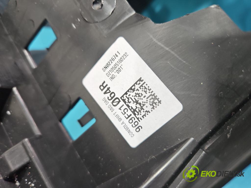 Renault Captur II 2019- 1.3 140 HP manual 103 kW 1332 cm3 5- kryt plast 969F51064R