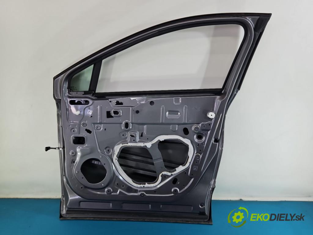 Renault Captur II 2019- 1.3 140 HP manual 103 kW 1332 cm3 5- dvere predné pravé  (Kľučka dverí ostatné)