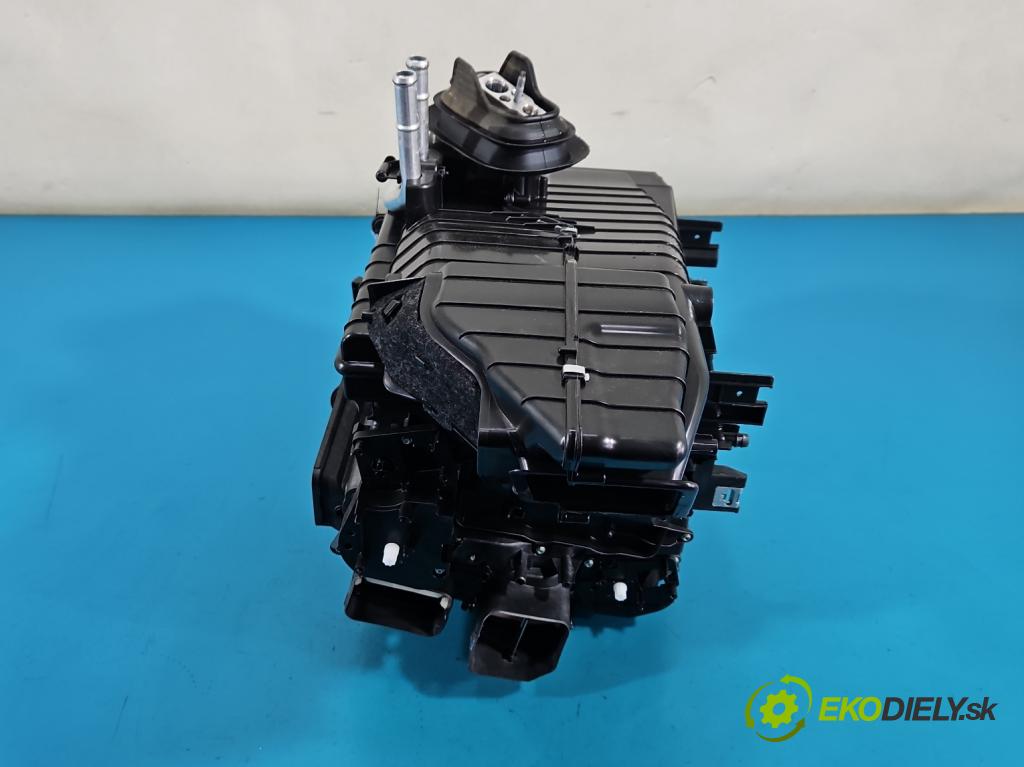 Audi A5 F5 2016-2024 2.0 TFSI 265KM automatic 195 kW 1984 cm3 4- radiátor 170190195612 (Radiátor topení)