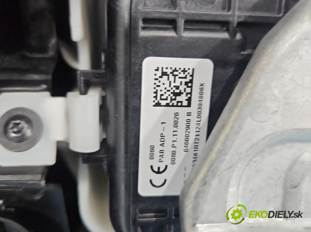 Renault Captur II 2019- 1.3 140 HP manual 103 kW 1332 cm3 5- kokpit,pristrojová doska rozdeľovacia