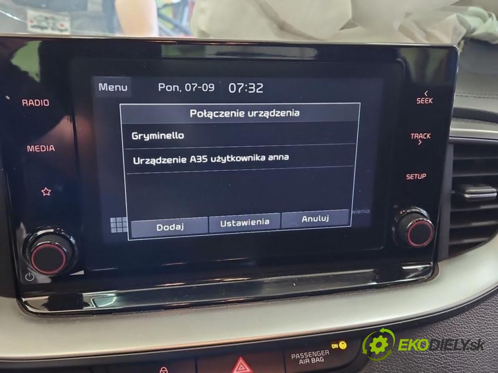 Kia Ceed III 2018- 1.5 160 hp manual 117.5 kW 1482 cm3 5- Radio továrna: 96160-J7711