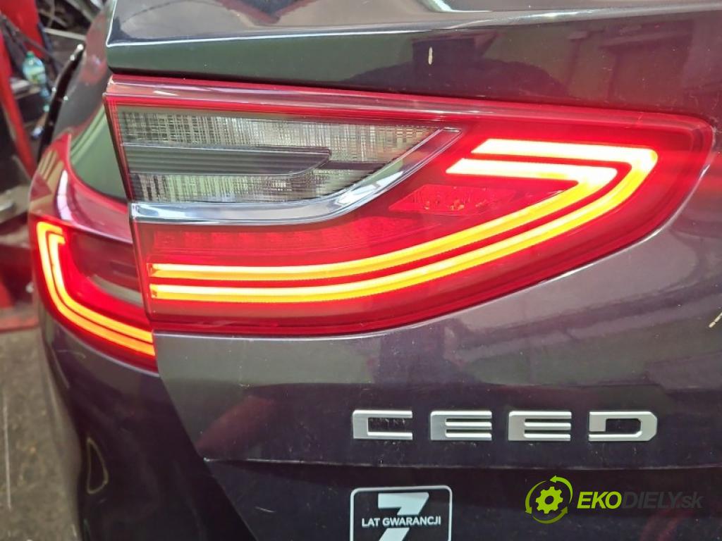 Kia Ceed III 2018- 1.5 160 HP manual 117.5 kW 1482 cm3 5- svetlo / reflektor zadné ľavé kufrové dvere 92403-J7050