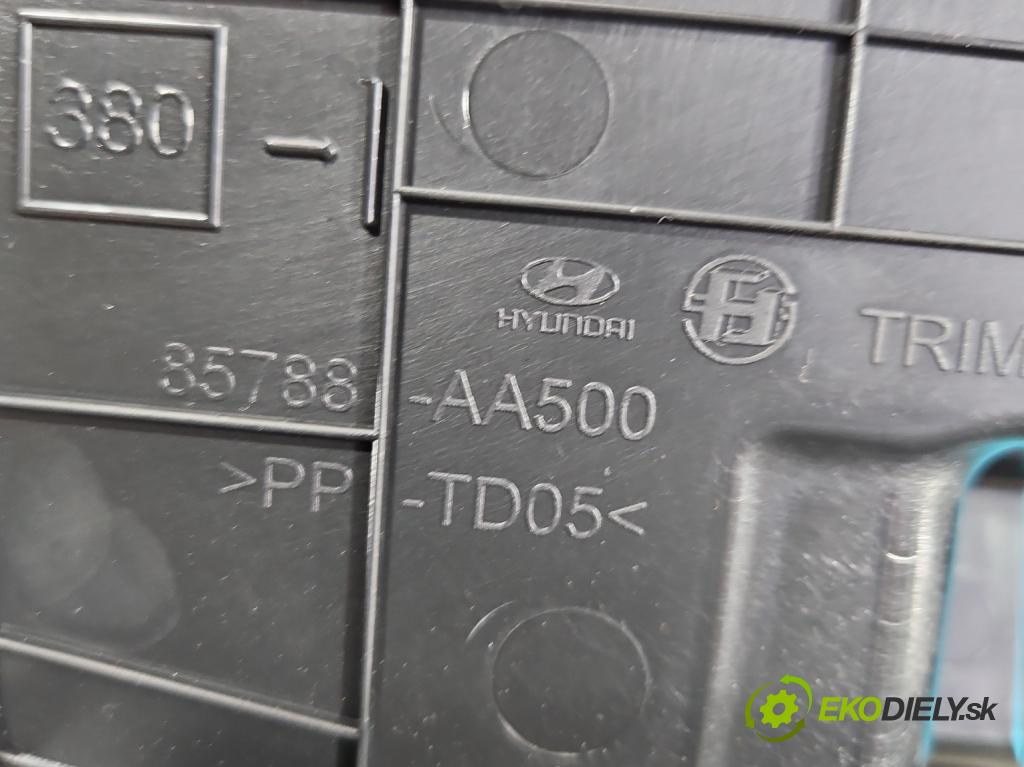 Hyundai Elantra VII 2020- 1.6 16V manual 90.2 kW 1598 cm3 4- kryt plast 85788-AA500