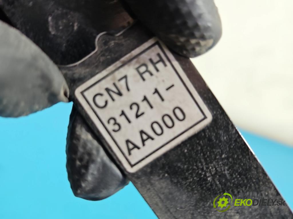 Hyundai Elantra VII 2020- 1.6 16V manual 90.2 kW 1598 cm3 4- Upevnenie: 31211-AA000