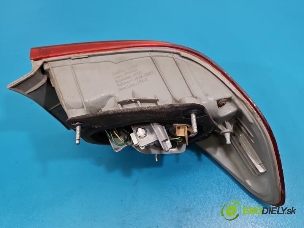 Toyota Corolla E15 2007-2014 1.6 vvti 132  HP manual 97 kW 1598 cm3 4- svetlo / reflektor zadné pravé blatník
