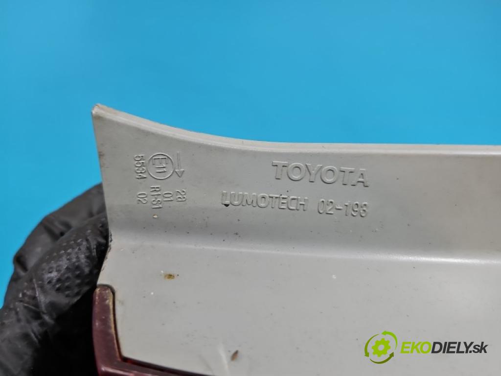 Toyota Corolla E15 2007-2014 1.6 vvti 132  HP manual 97 kW 1598 cm3 4- svetlo / reflektor zadné pravé blatník