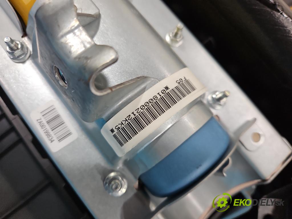 Toyota Corolla E15 2007-2014 1.6 vvti 132  HP manual 97 kW 1598 cm3 4- kokpit,pristrojová doska rozdeľovacia