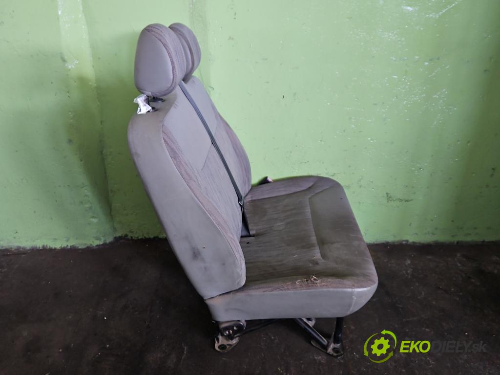 Nissan Primastar 2001-2014 2.0 dci 90 hp manual 66 kW 1995 cm3 5- Sedadlo pravý  (Sedadlo)
