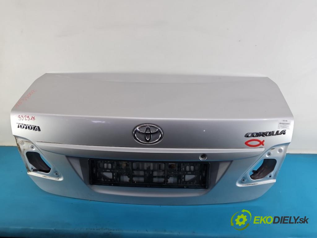 Toyota Corolla E15 2007-2014 1.6 vvti 132  HP manual 97 kW 1598 cm3 4- zadna kufor  (Kapota zadná (kufor))
