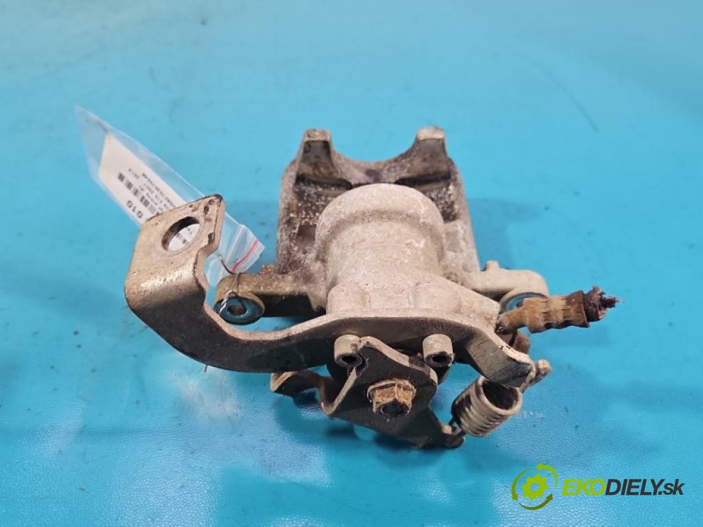 Toyota Corolla E15 2007-2014 1.6 vvti 132  HP manual 97 kW 1598 cm3 4- brzdič zadné pravý  (Kľučka dverí ostatné)