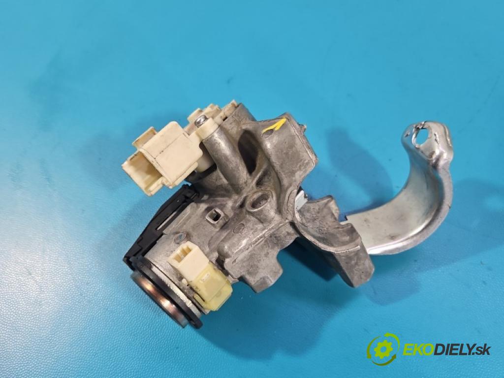 Toyota Auris I 2006-2013 1.4 vvti 97KM manual 71 kW 1398 cm3 5- riadiaca jednotka motora 0261201209