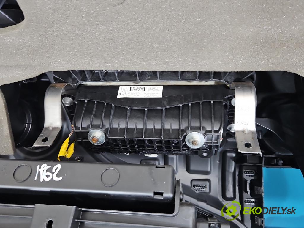 Alfa romeo Mito 2008-2018 1.4 T 955A2000 135 HP manual 99 kW 1368 cm3 3- kokpit,pristrojová doska rozdeľovacia