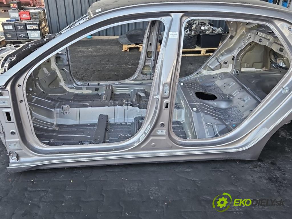 Hyundai Elantra VII 2020- 1.6 16V manual 90.2 kW 1598 cm3 4- práh levý  (Karoserie ostatní)