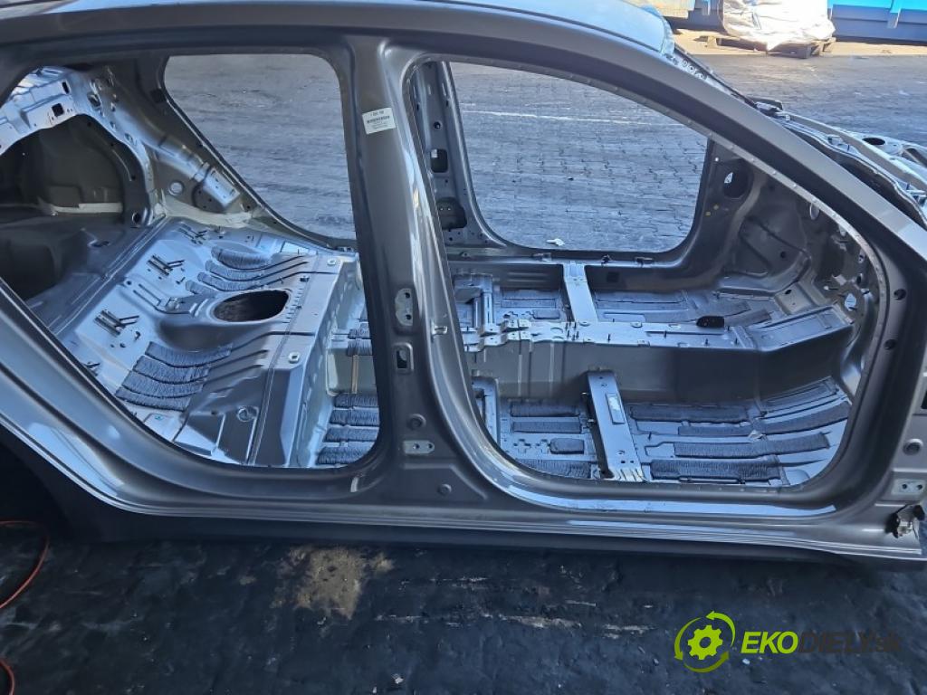 Hyundai Elantra VII 2020- 1.6 16V manual 90.2 kW 1598 cm3 4- práh pravý  (Karoserie ostatní)