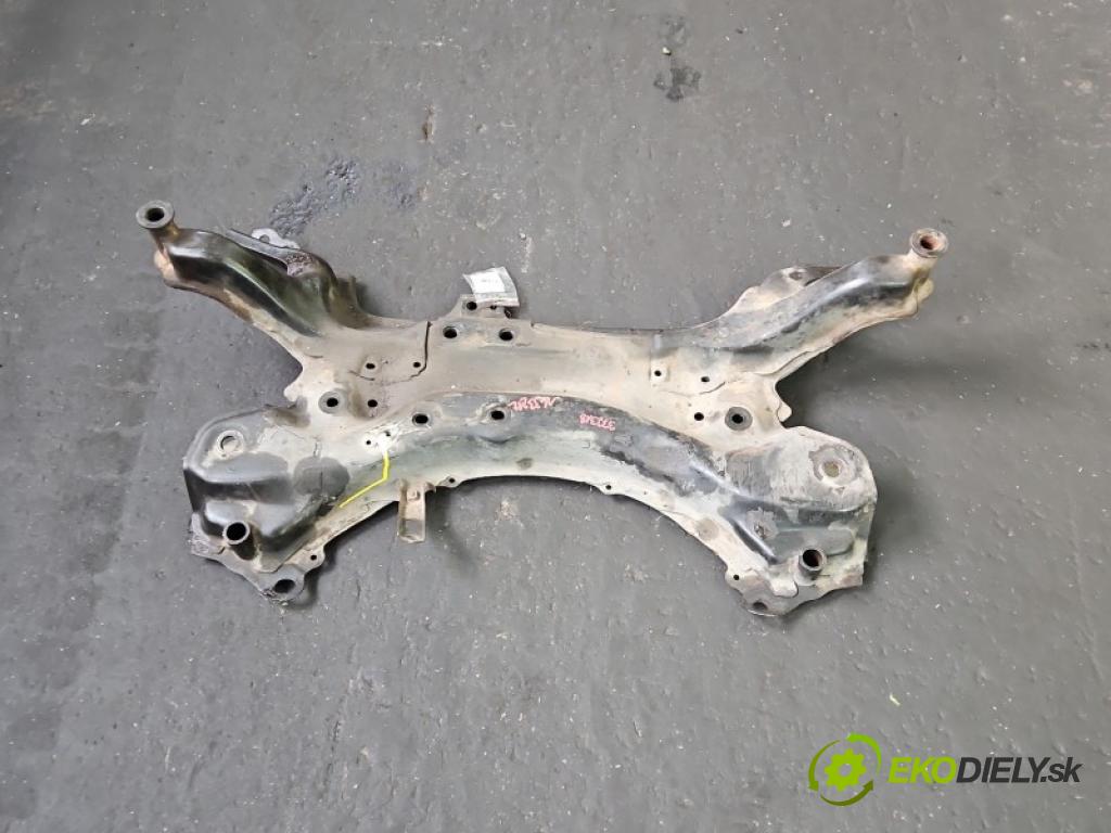 Toyota Auris I 2006-2013 1.4 vvti 97KM manual 71 kW 1398 cm3 5- výztuha motoru 