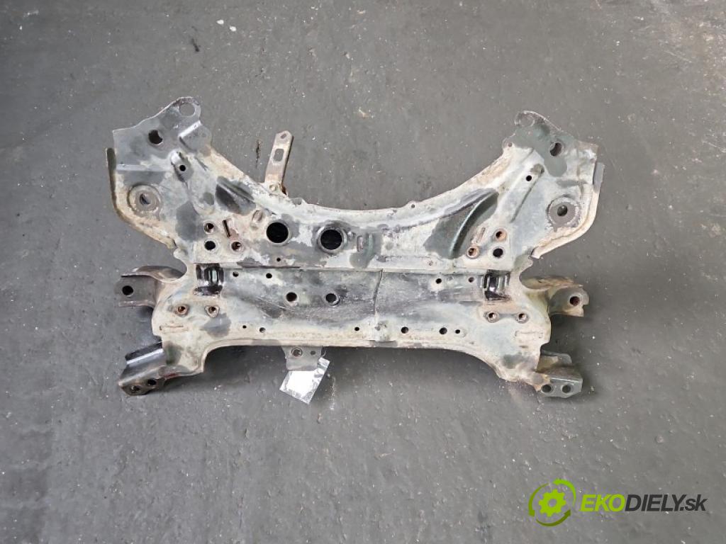 Toyota Auris I 2006-2013 1.4 vvti 97KM manual 71 kW 1398 cm3 5- výztuha motoru
