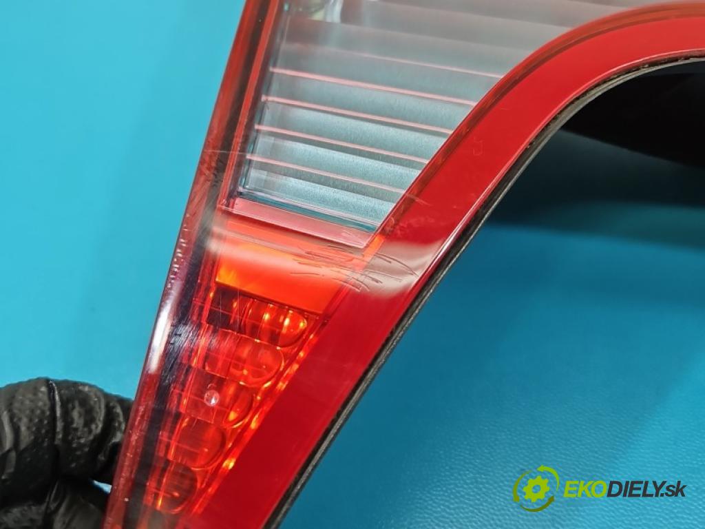 Citroen C5 I 2001-2008 3.0 V6 207 HP automatic 152 kW 2946 cm3 5- svetlo / reflektor zadné ľavé kufrové dvere 89032711