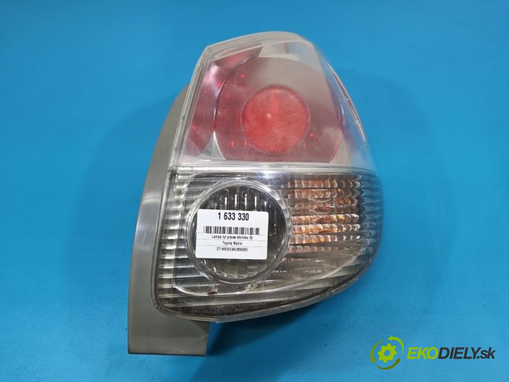 Toyota Matrix 1.8 vvti 125 HP manual 92 kW 1794 cm3 5- svetlo / reflektor zadné pravé blatník