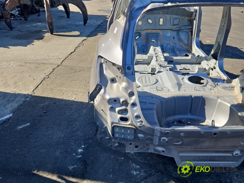 Renault Captur II 2019- 1.3 140 hp manual 103 kW 1332 cm3 5- blatnik zadní levý