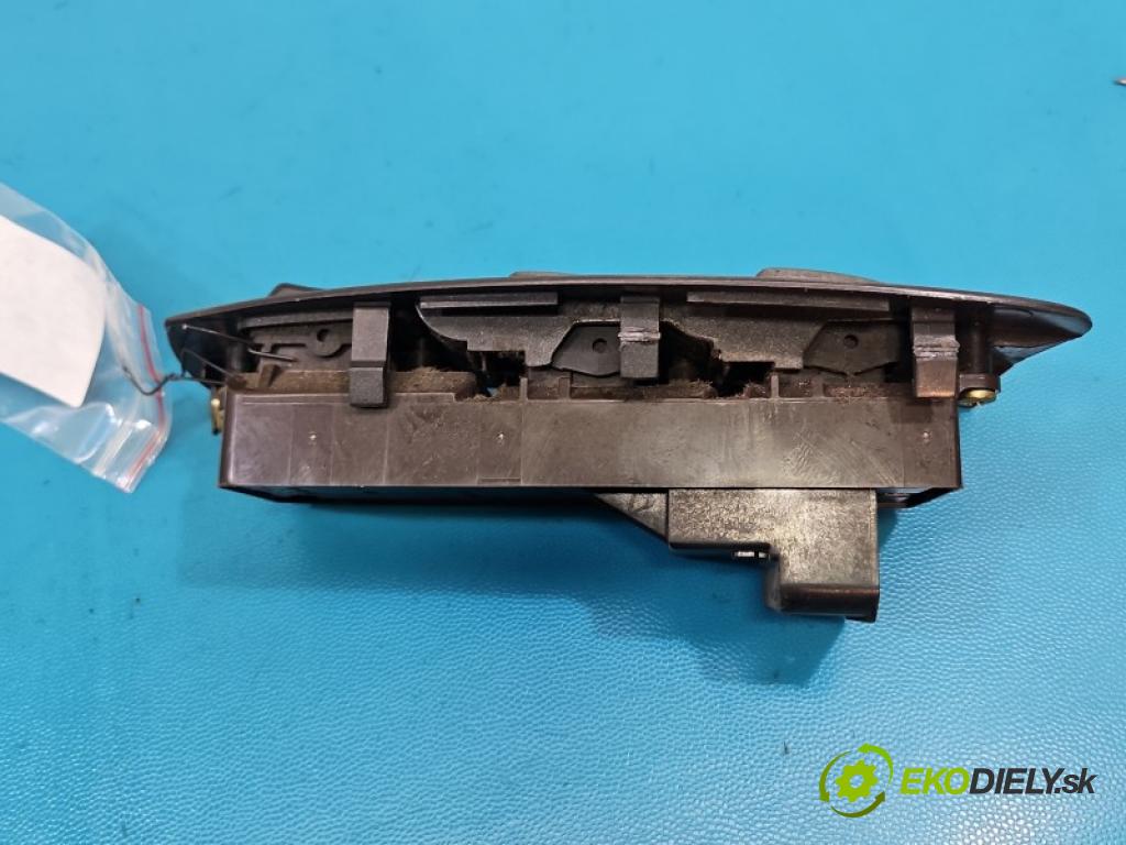 Toyota Matrix 1.8 vvti 125 hp manual 92 kW 1794 cm3 5- Přepínač oken zpětných zrcátek 74232-01030