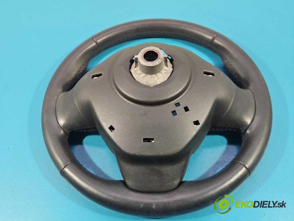 Renault Captur I 2013-2019 1.2 118 hp automatic 87 kW 1197 cm3 5- volant  (Volant)