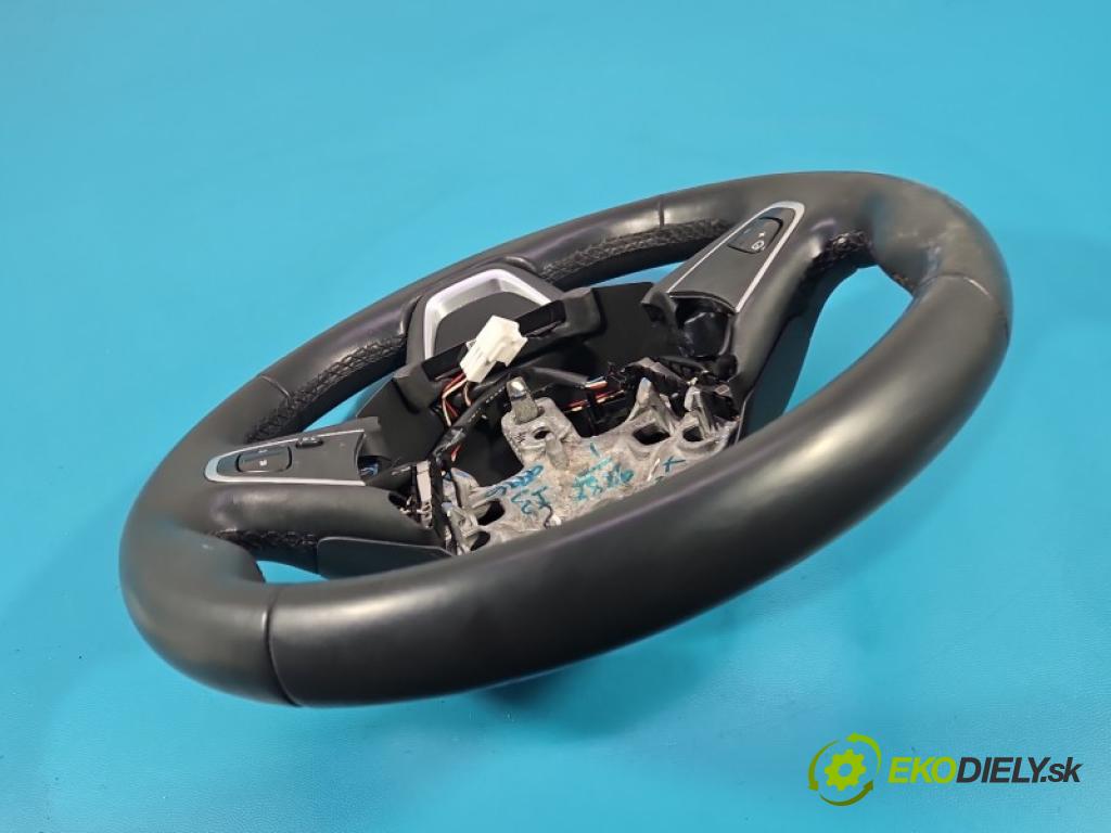 Renault Captur I 2013-2019 1.2 118 hp automatic 87 kW 1197 cm3 5- volant  (Volant)