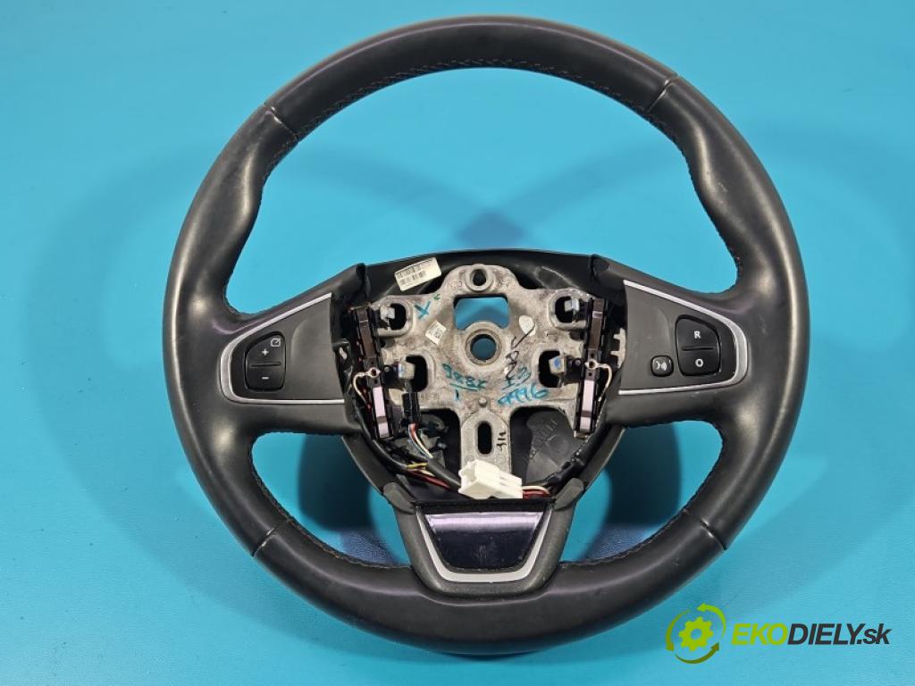 Renault Captur I 2013-2019 1.2 118 HP automatic 87 kW 1197 cm3 5- volant  (Volant)