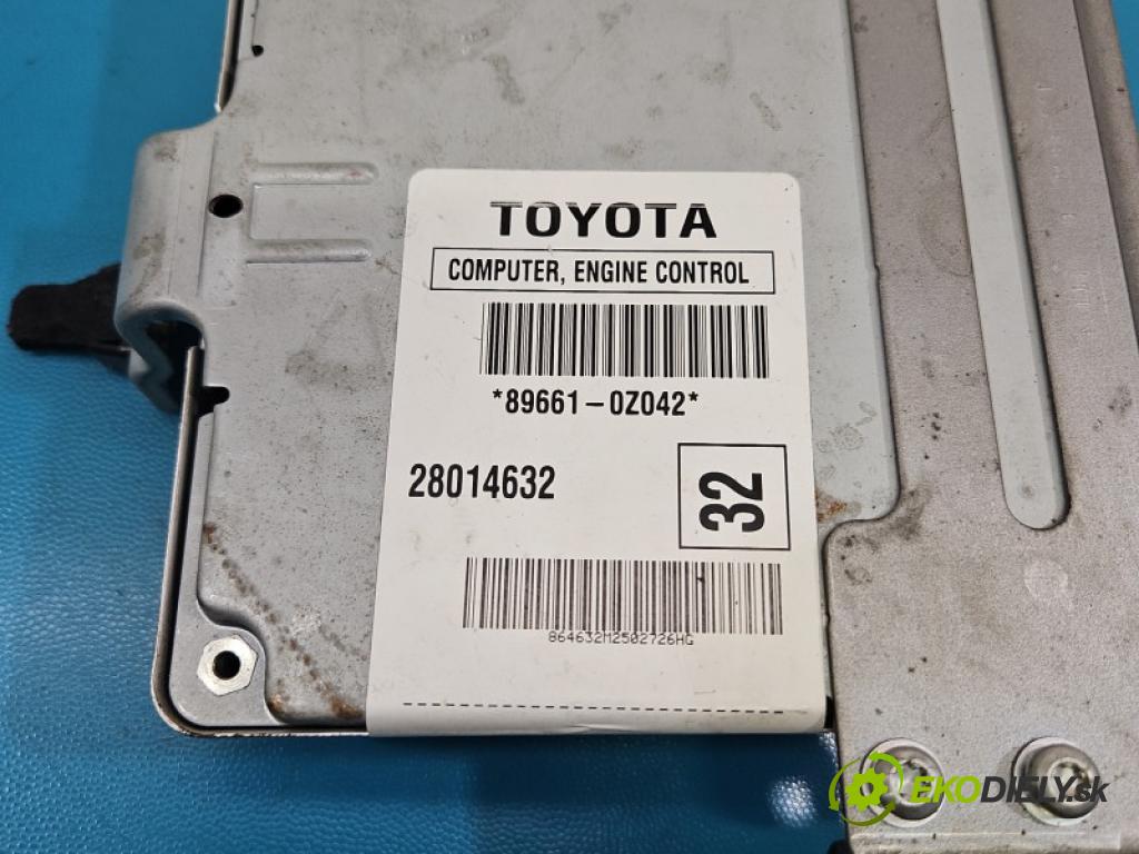 Toyota Matrix 1.8 vvti 125 HP manual 92 kW 1794 cm3 5- riadiaca jednotka motora 89661-0Z042
